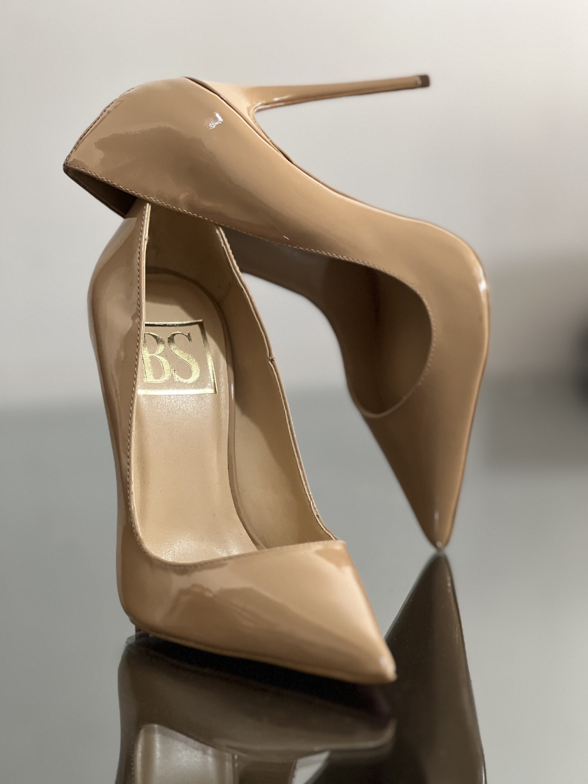 Scarpin Nude Verniz BS BRUNA SILVERIO